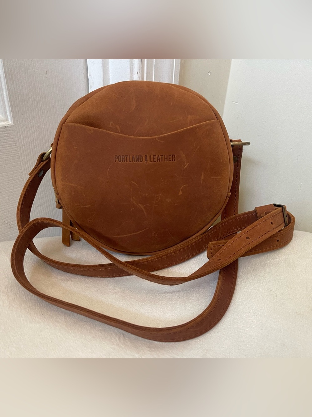 Portland Leather Round Crossbody Bag in Tan Brown